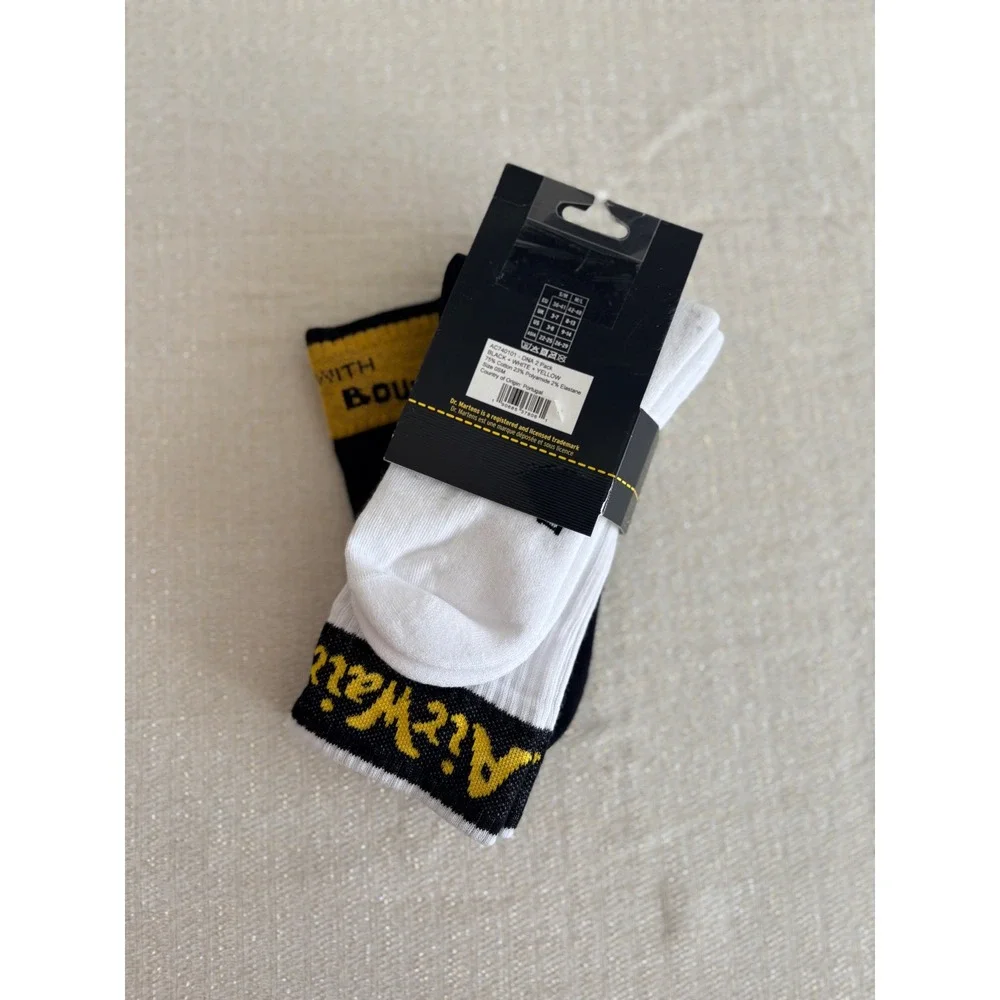 Dr. Martens Crew Socks 2 Pack Small Medium Black White New Logo Ribbed Air wair